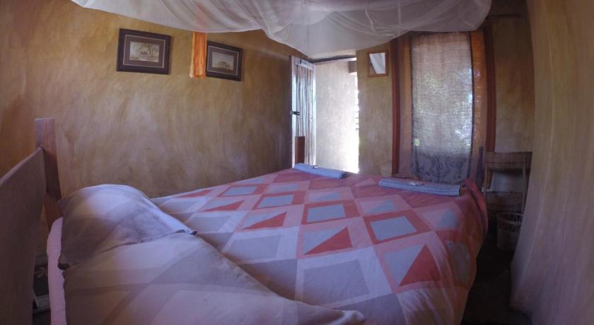 DOUBLE-ROOM DOUBLE-ROOM