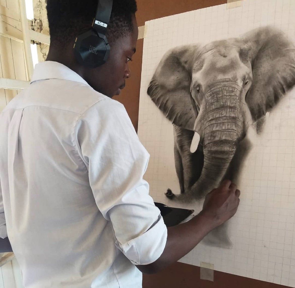 artist-elephant artist-elephant