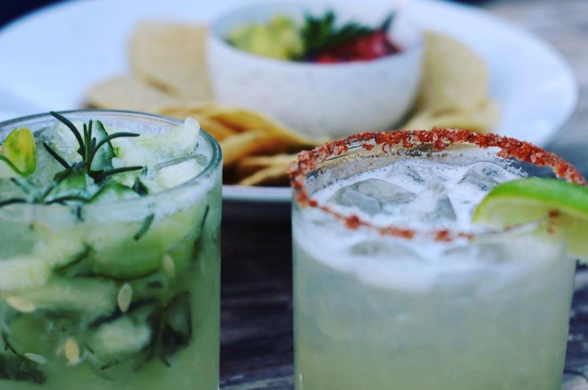 DRINKS-ON-THE-HOUSE DRINKS-ON-THE-HOUSE