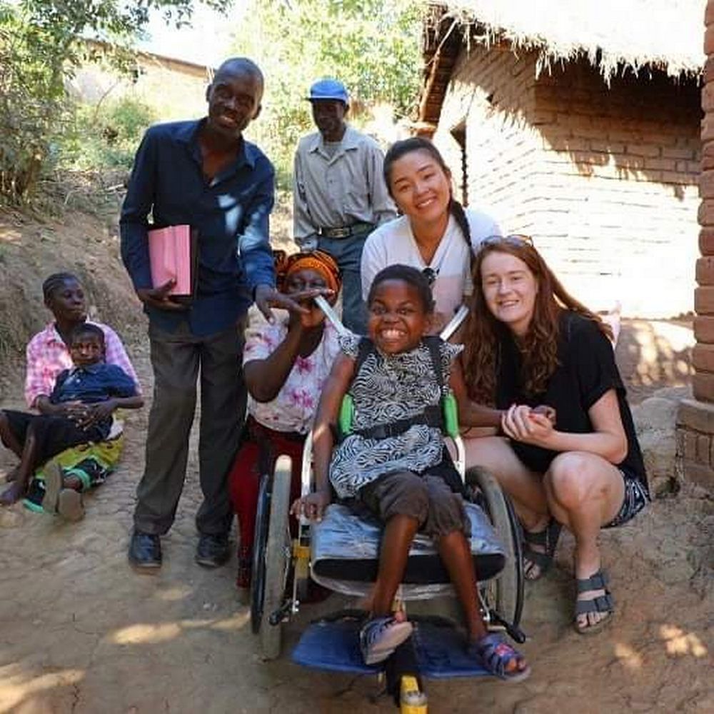 Erin-and-Rebecca-physio-therapist-volunteers-helping-in-the-community Erin-and-Rebecca-physio-therapist-volunteers-helping-in-the-community