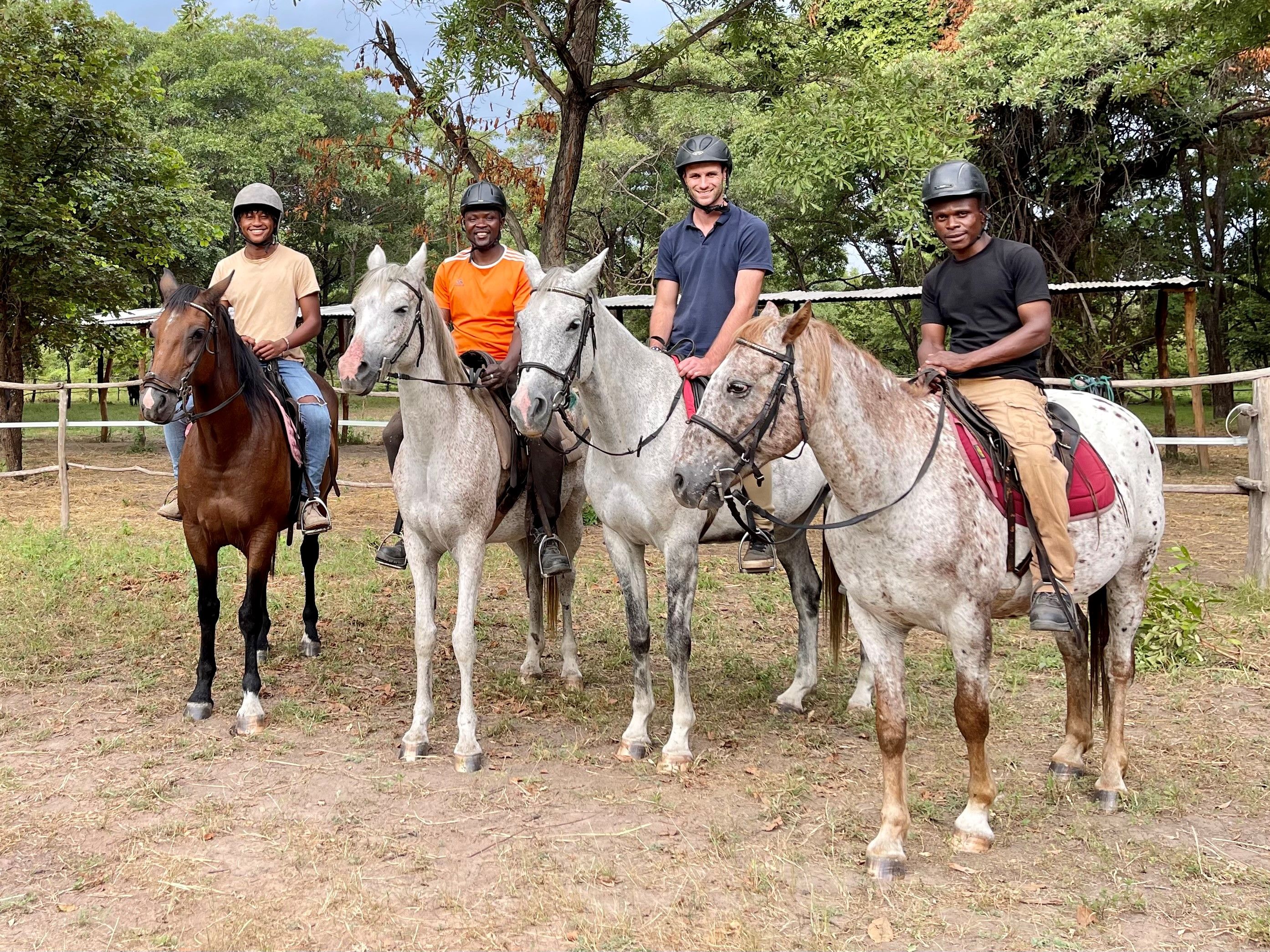 Horse-riding-Kuti-group2