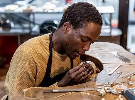 Male-Jewelry-Designer Male-Jewelry-Designer